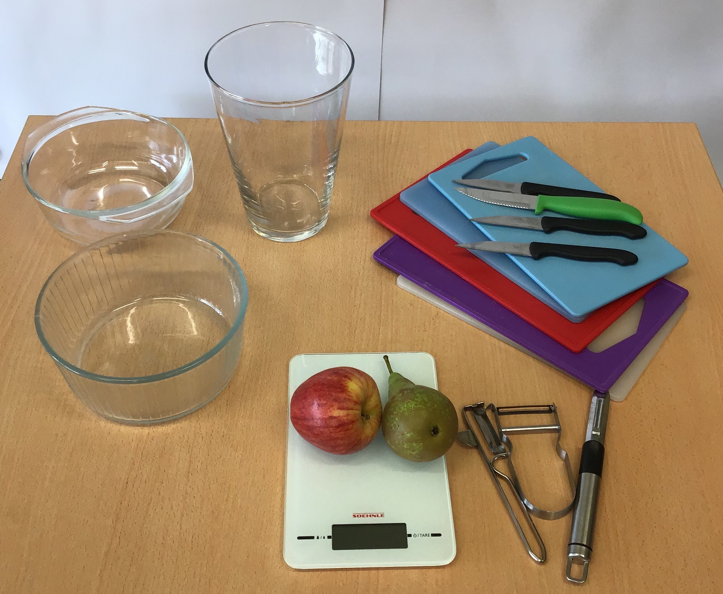 Warum Schwimmt Ein Apfel Wieso schwimmen Äpfel auf der Wasseroberfläche und wieso sinken Birnen?
